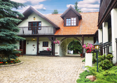 duży-dom-na-mazurach-przy-jeziorze