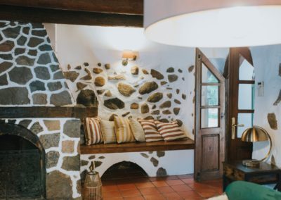 sala-kominkowa-dom-nad-jeziorem